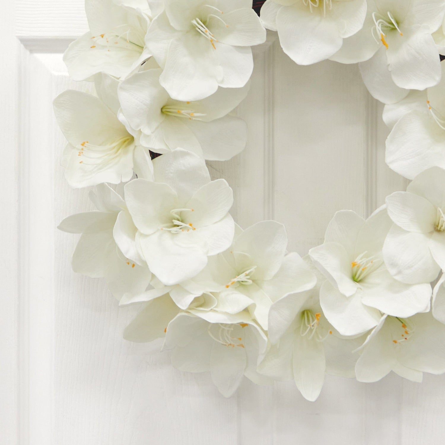 24” Amaryllis Artificial Wreath