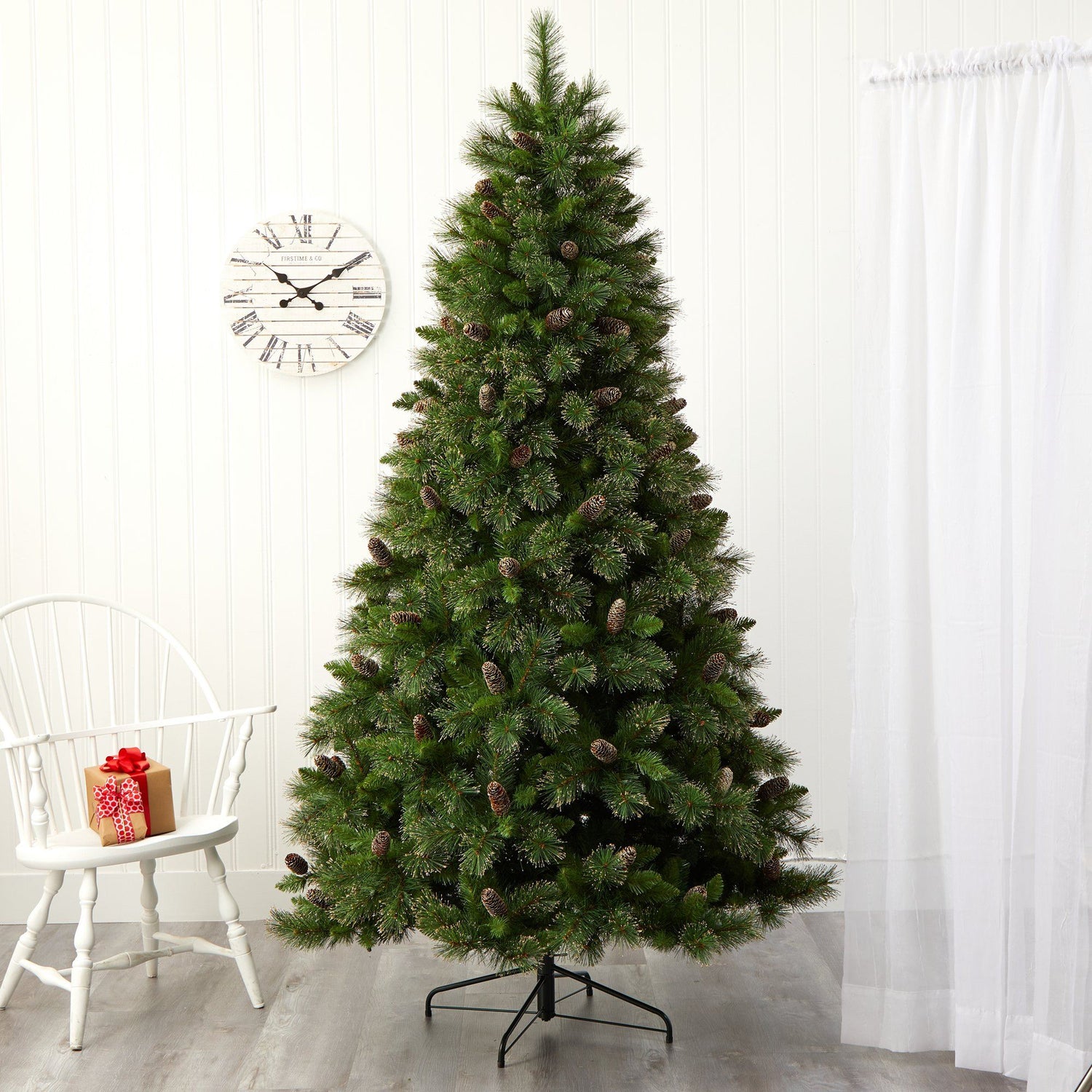 7.5’ Golden Tip Washington Pine Artificial Christmas Tree with 600 Clear Lights, Pine Cones and 1568 Bendable Branches