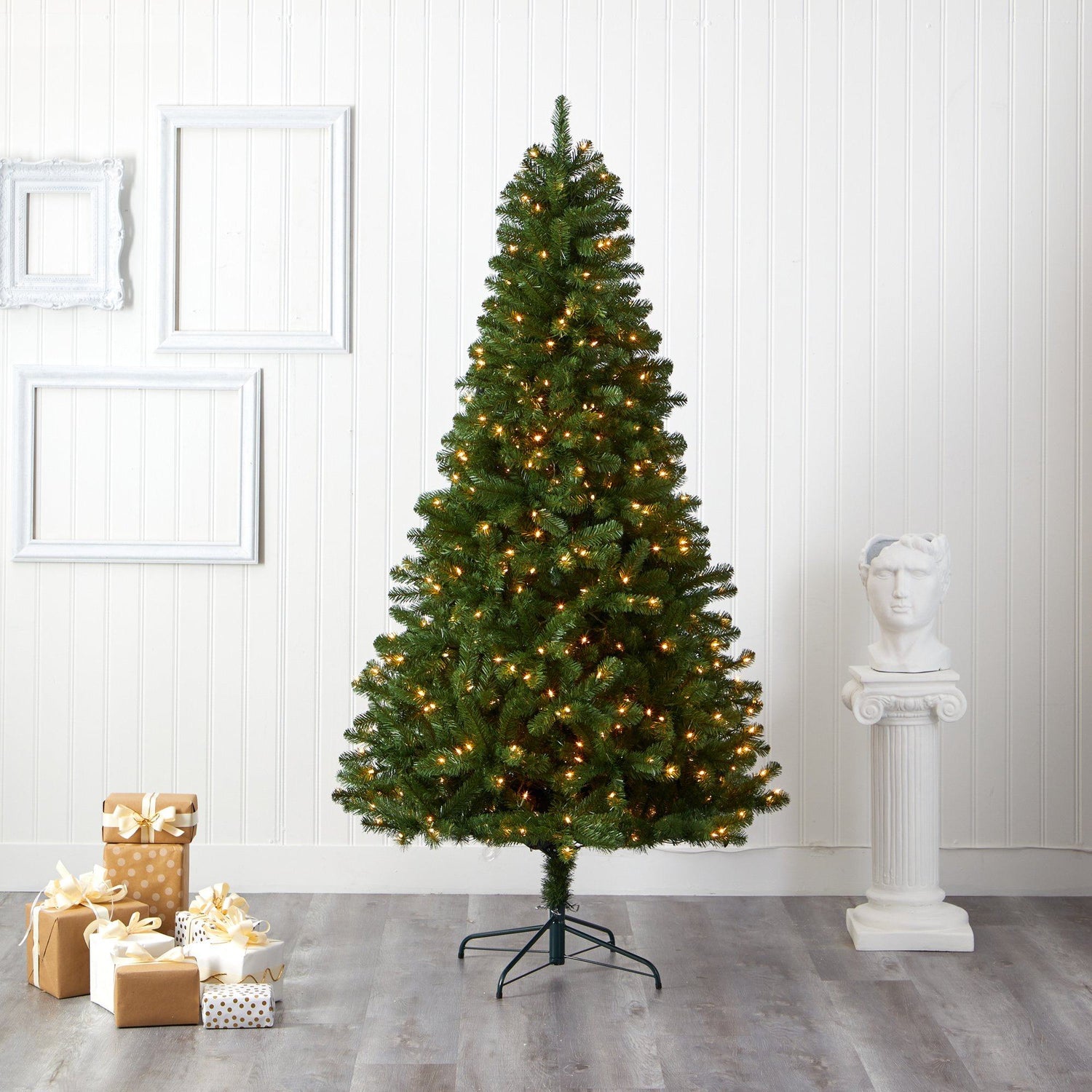 7.5’ Virginia Fir Artificial Christmas Tree with 450 Clear Lights and 979 Bendable Branches