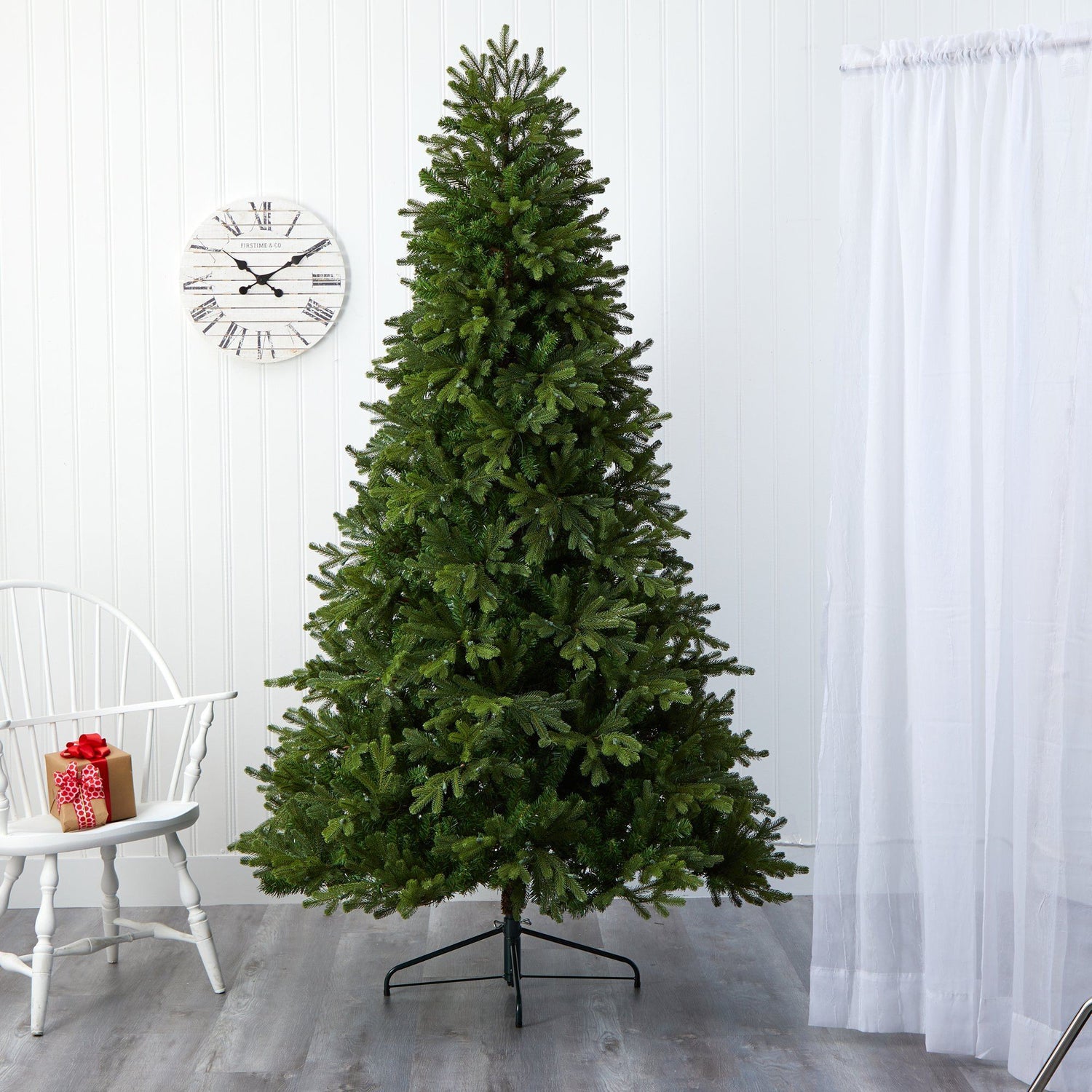 7.5’ Washington Fir Artificial Christmas Tree with 600 Clear Lights and 1610 Bendable Branches