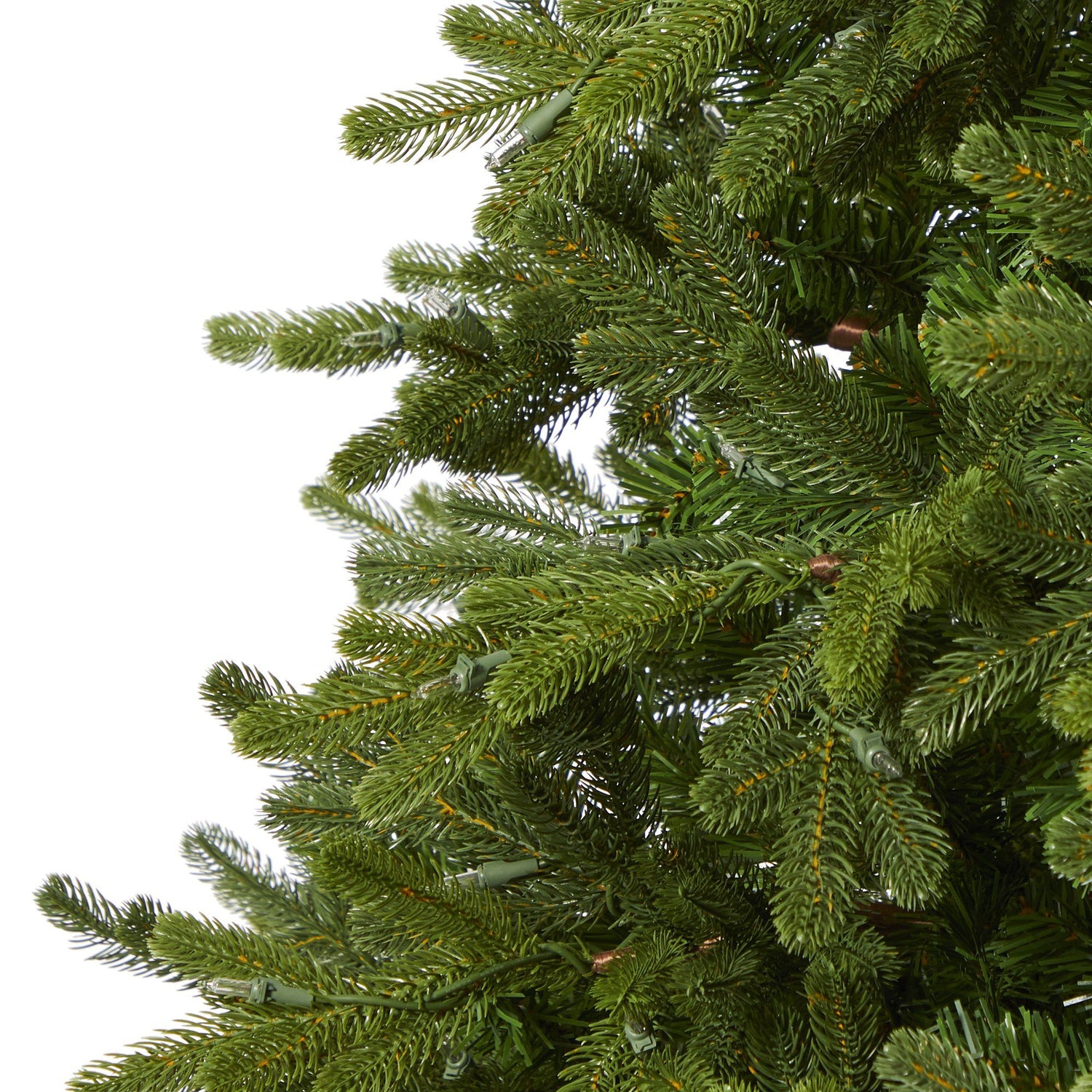 7.5’ Washington Fir Artificial Christmas Tree with 600 Clear Lights and 1610 Bendable Branches